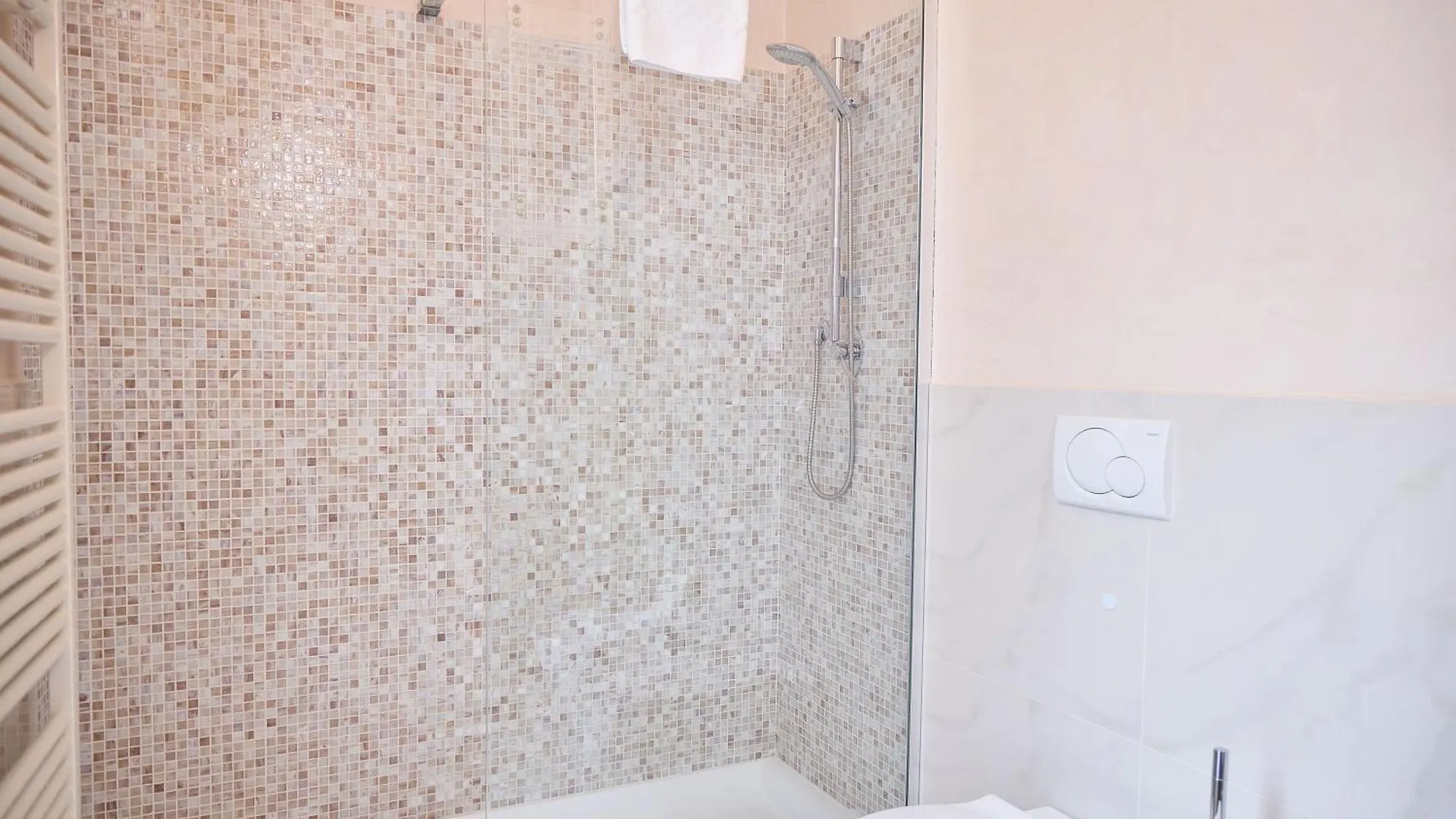 Careggi Comfy Apartment Florence Italy